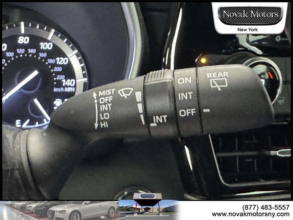 used 2022 Toyota Highlander car, priced at $40,595