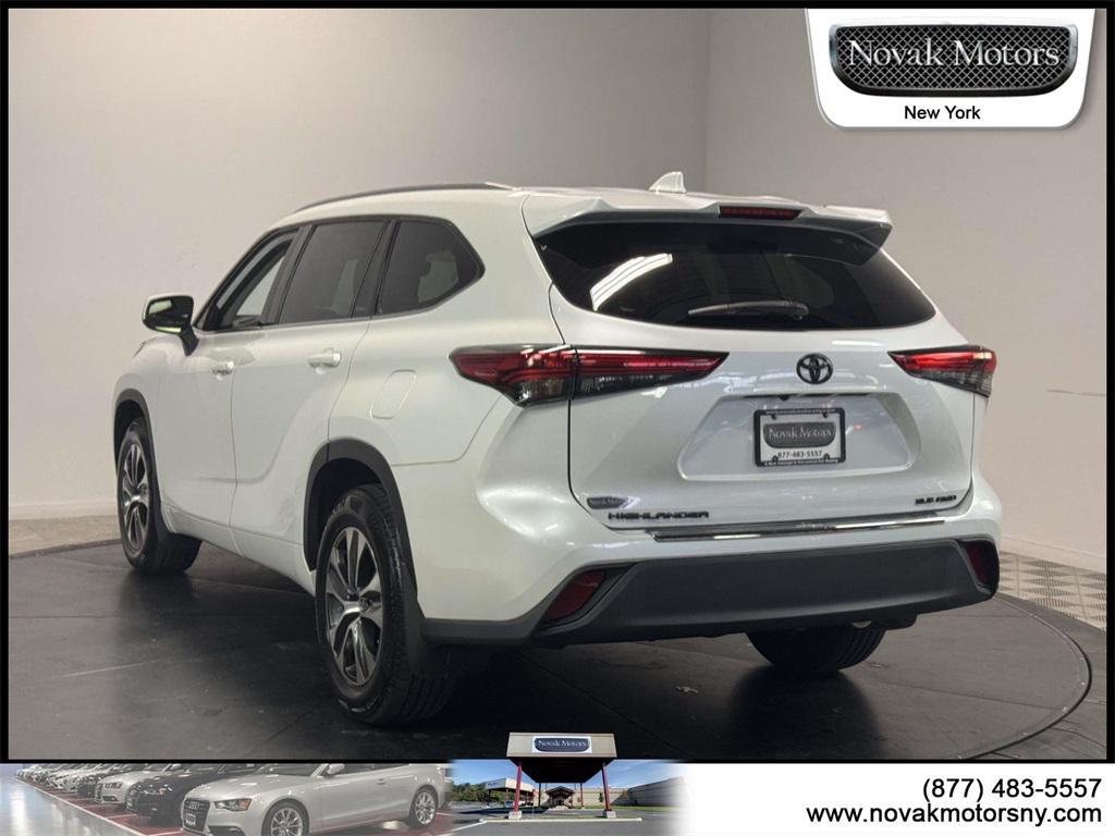 used 2022 Toyota Highlander car, priced at $40,595