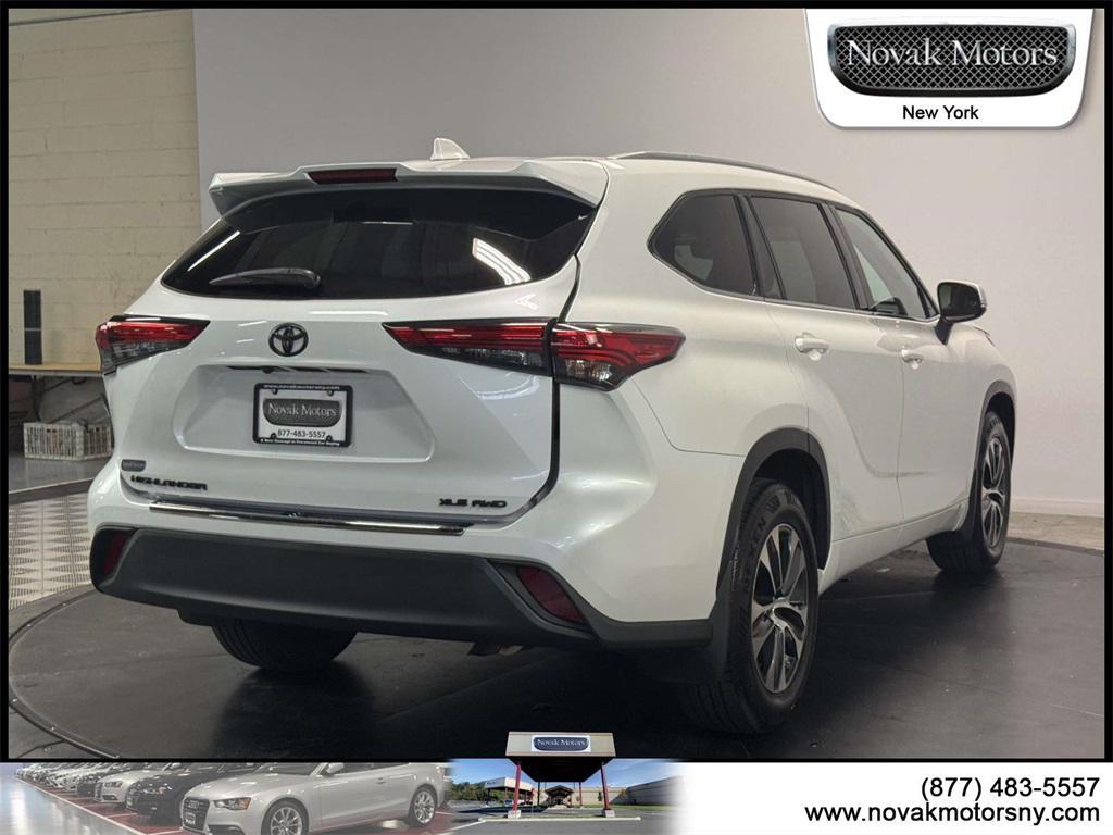 used 2022 Toyota Highlander car, priced at $40,595