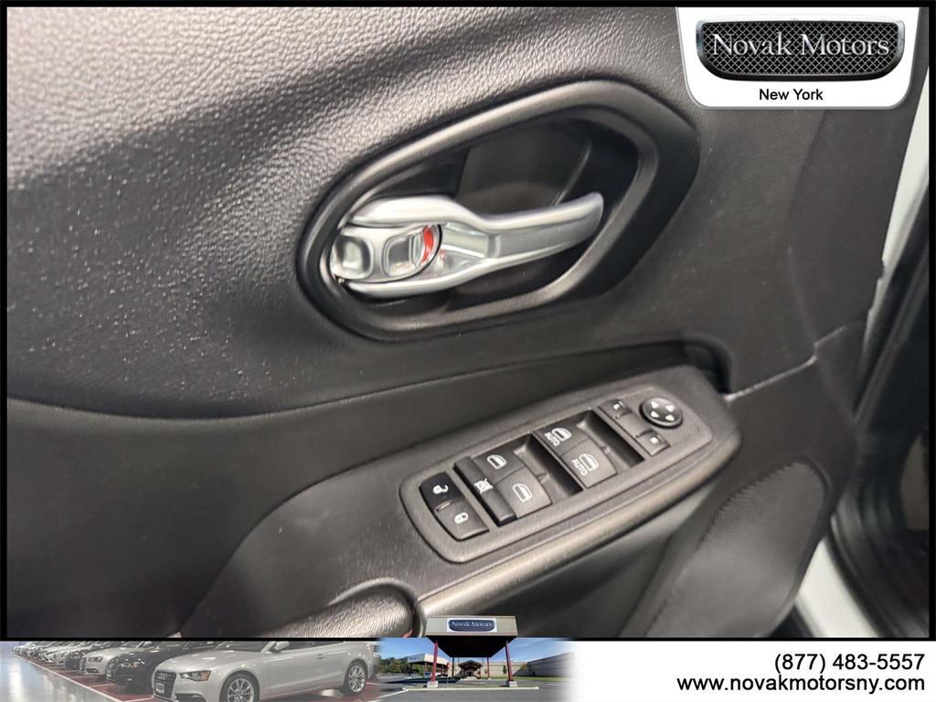used 2022 Jeep Cherokee car, priced at $28,995