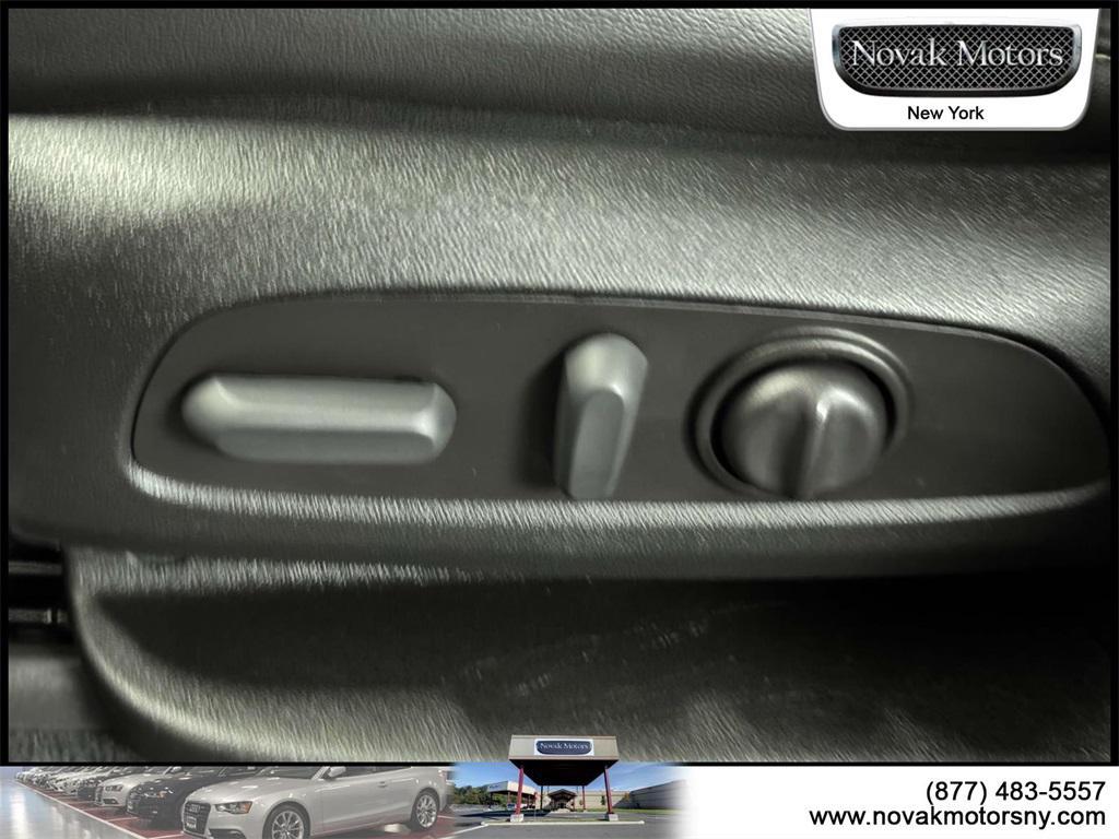 used 2023 Chevrolet Traverse car, priced at $33,390