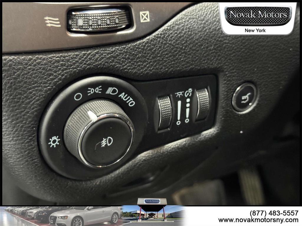used 2022 Jeep Cherokee car, priced at $25,595