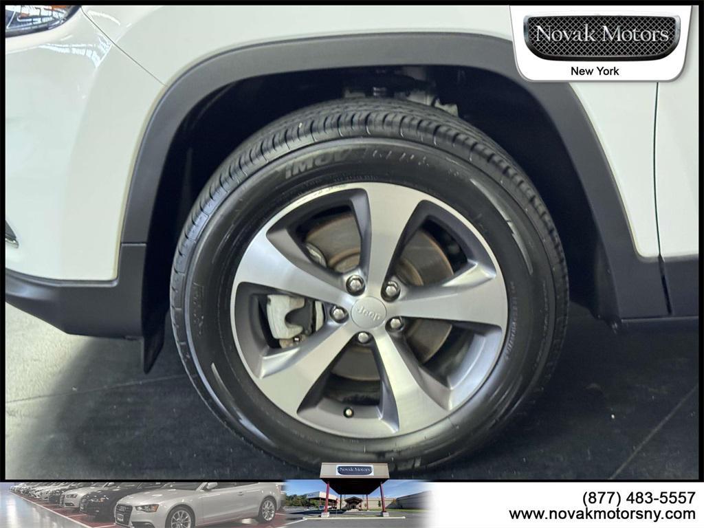 used 2022 Jeep Cherokee car, priced at $25,595