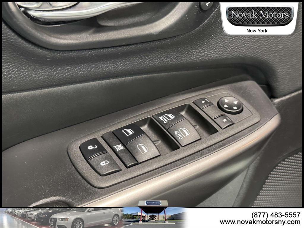 used 2022 Jeep Cherokee car, priced at $25,595