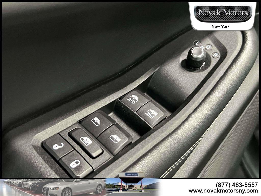 used 2022 Jeep Grand Cherokee car, priced at $34,595