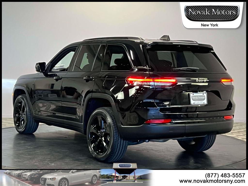used 2022 Jeep Grand Cherokee car, priced at $34,595