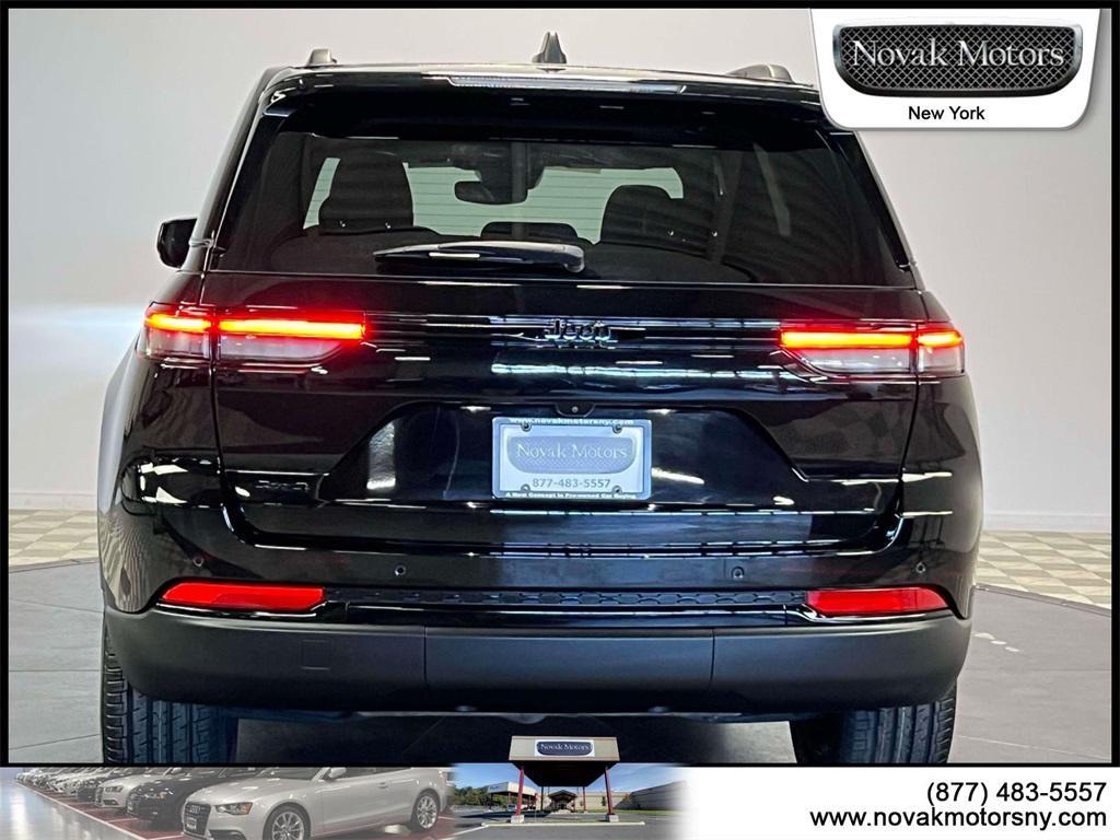 used 2022 Jeep Grand Cherokee car, priced at $34,595