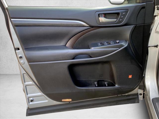 used 2019 Toyota Highlander Hybrid car, priced at $25,998