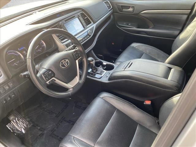 used 2019 Toyota Highlander Hybrid car, priced at $25,998
