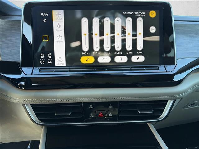 used 2024 Volkswagen Atlas car, priced at $36,498