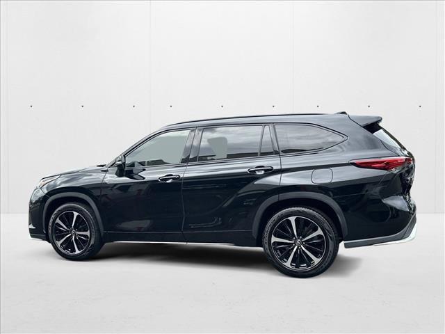used 2021 Toyota Highlander car, priced at $28,658