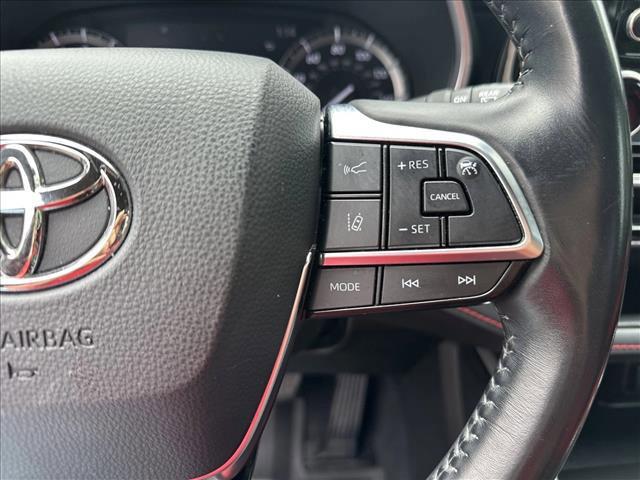 used 2021 Toyota Highlander car, priced at $28,658