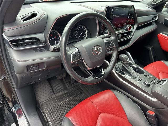 used 2021 Toyota Highlander car, priced at $28,658