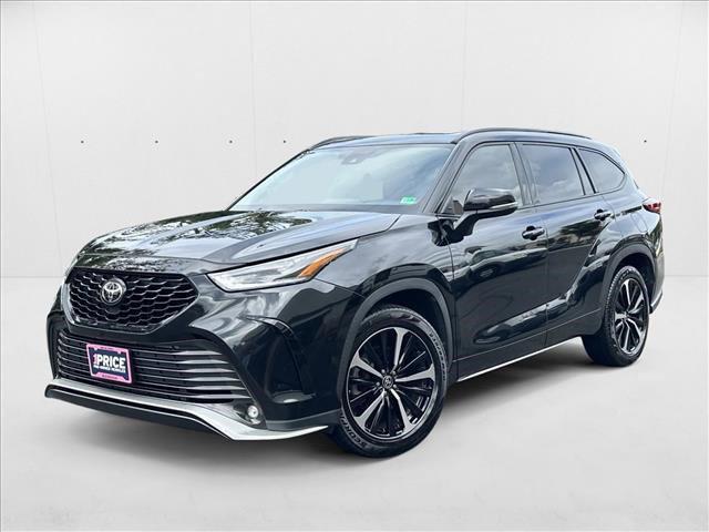 used 2021 Toyota Highlander car, priced at $27,898