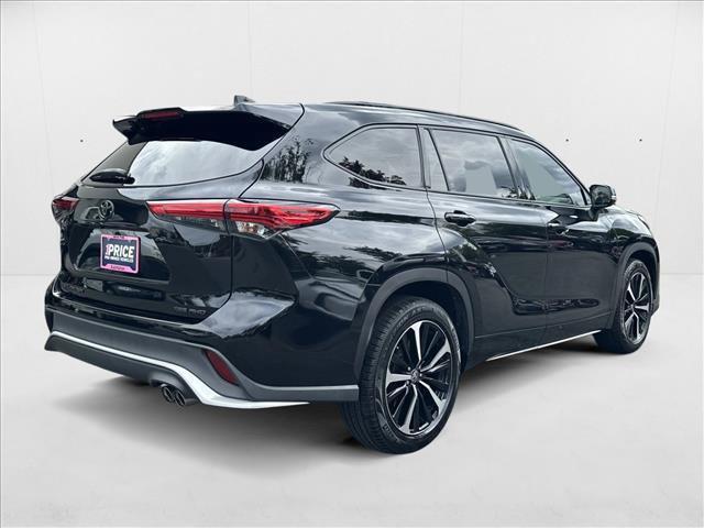 used 2021 Toyota Highlander car, priced at $28,658