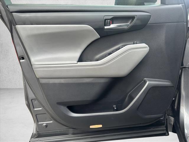 used 2021 Toyota Highlander Hybrid car, priced at $33,928