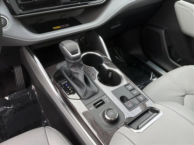 new 2026 Toyota Highlander car, priced at $50,990