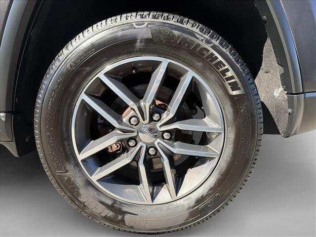 used 2017 Jeep Grand Cherokee car, priced at $13,498
