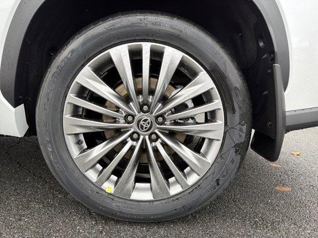 new 2026 Toyota Highlander car, priced at $52,990