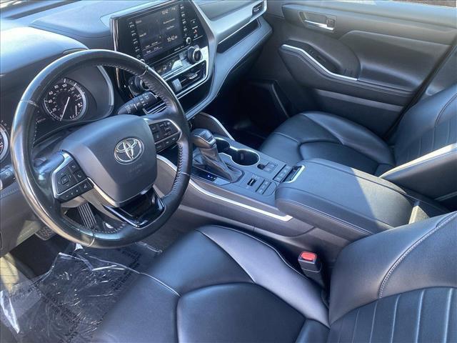 used 2020 Toyota Highlander car, priced at $26,298