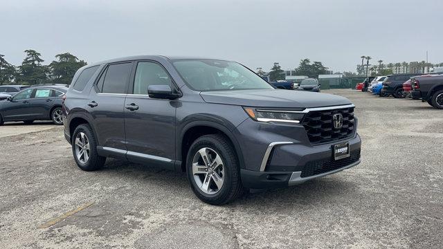 new 2025 Honda Pilot car, priced at $44,595