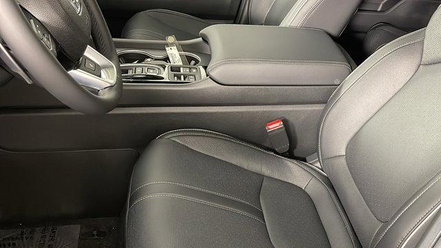 new 2025 Honda Pilot car, priced at $54,530