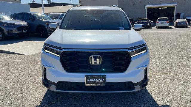 new 2025 Honda Pilot car, priced at $54,930