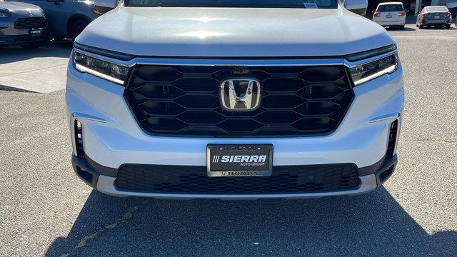 new 2025 Honda Pilot car, priced at $54,930