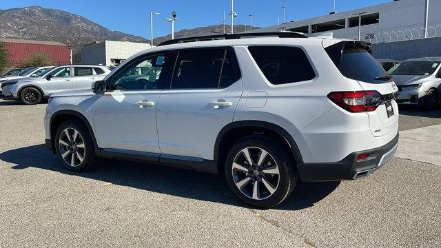 new 2025 Honda Pilot car, priced at $54,930