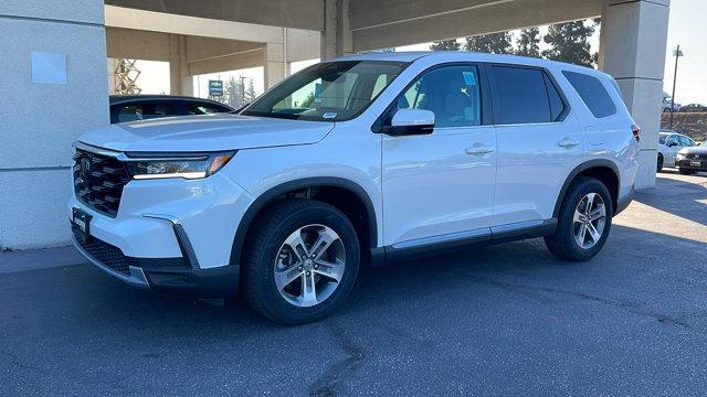 new 2025 Honda Pilot car, priced at $45,050