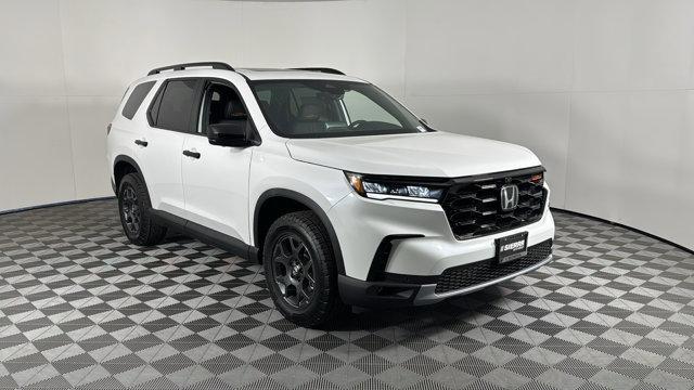 new 2025 Honda Pilot car, priced at $51,350