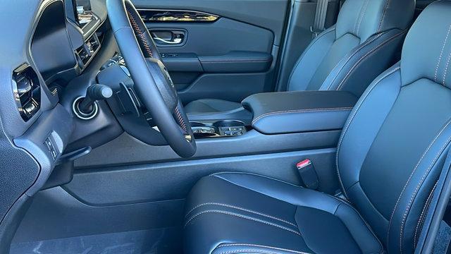 new 2025 Honda Pilot car, priced at $51,350