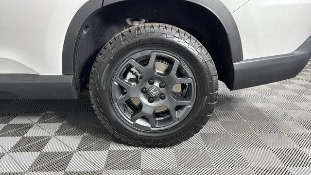 new 2025 Honda Pilot car, priced at $51,350