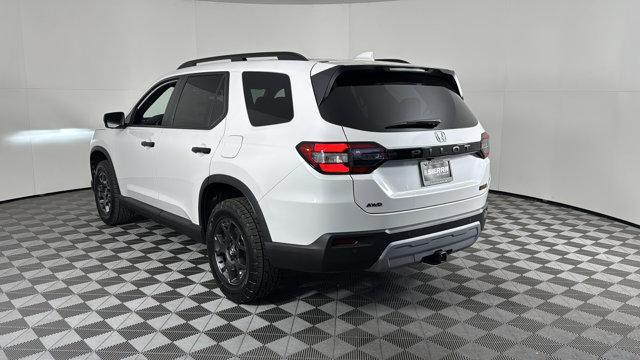 new 2025 Honda Pilot car, priced at $51,350