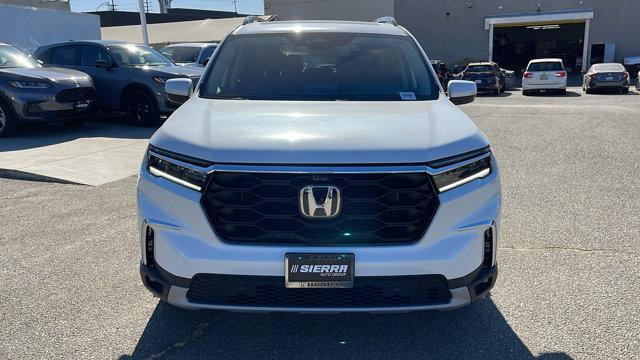 new 2025 Honda Pilot car, priced at $54,985