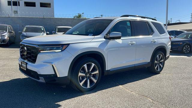 new 2025 Honda Pilot car, priced at $54,985