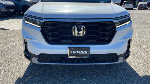 new 2025 Honda Pilot car, priced at $54,985
