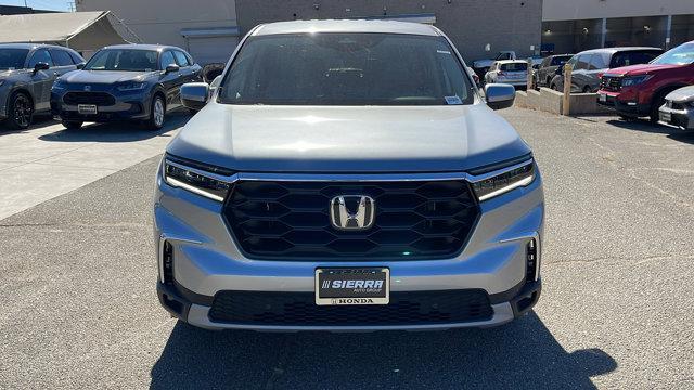 new 2025 Honda Pilot car, priced at $48,895