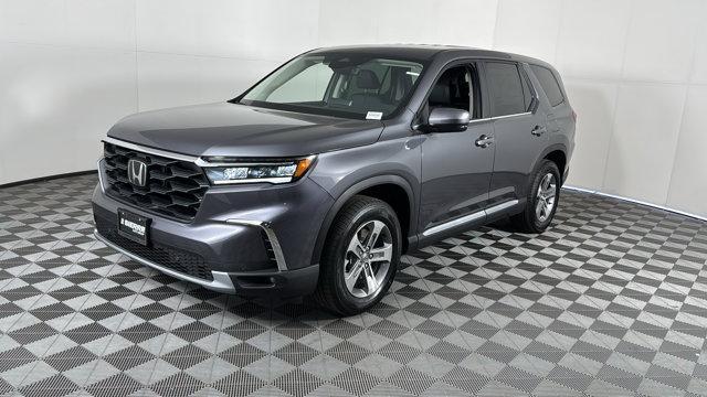 new 2025 Honda Pilot car, priced at $44,950