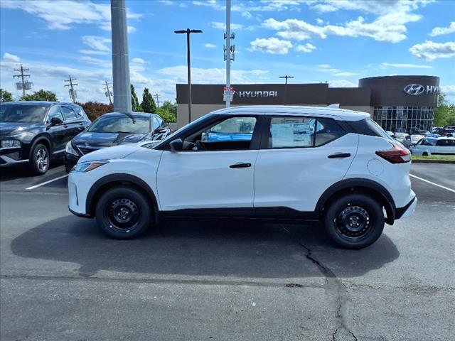 new 2025 Nissan Kicks car, priced at $23,257