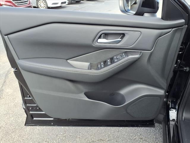 new 2025 Nissan Rogue car, priced at $32,028