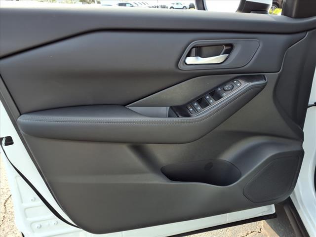 new 2025 Nissan Rogue car, priced at $32,432