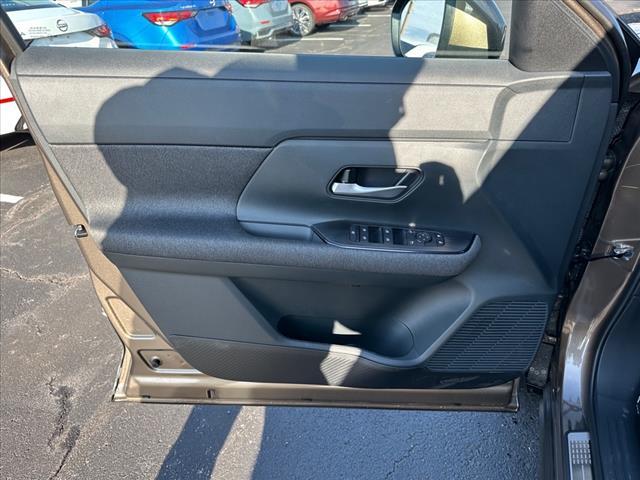 new 2025 Nissan Kicks car, priced at $28,573