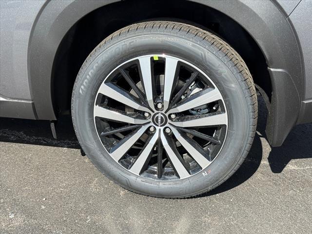 new 2025 Nissan Pathfinder car, priced at $48,168