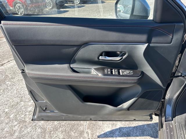 new 2025 Nissan Kicks car, priced at $29,276