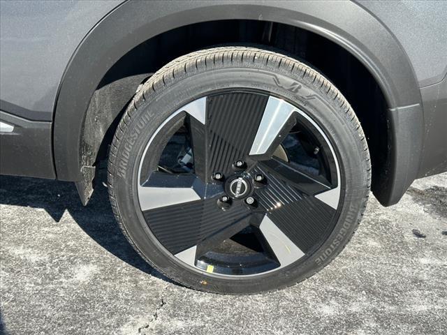 new 2025 Nissan Kicks car, priced at $29,276