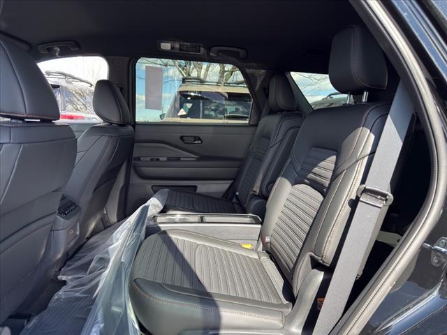 new 2025 Nissan Pathfinder car, priced at $44,019