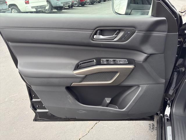new 2025 Nissan Pathfinder car, priced at $50,465