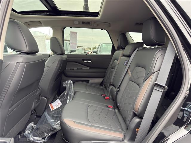 new 2025 Nissan Pathfinder car, priced at $50,465