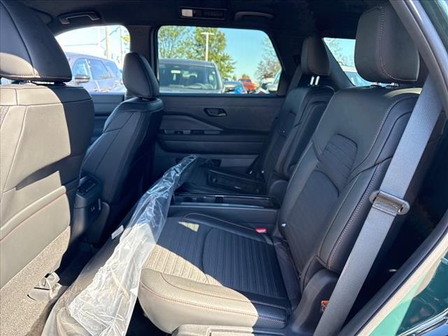 new 2025 Nissan Pathfinder car, priced at $37,987